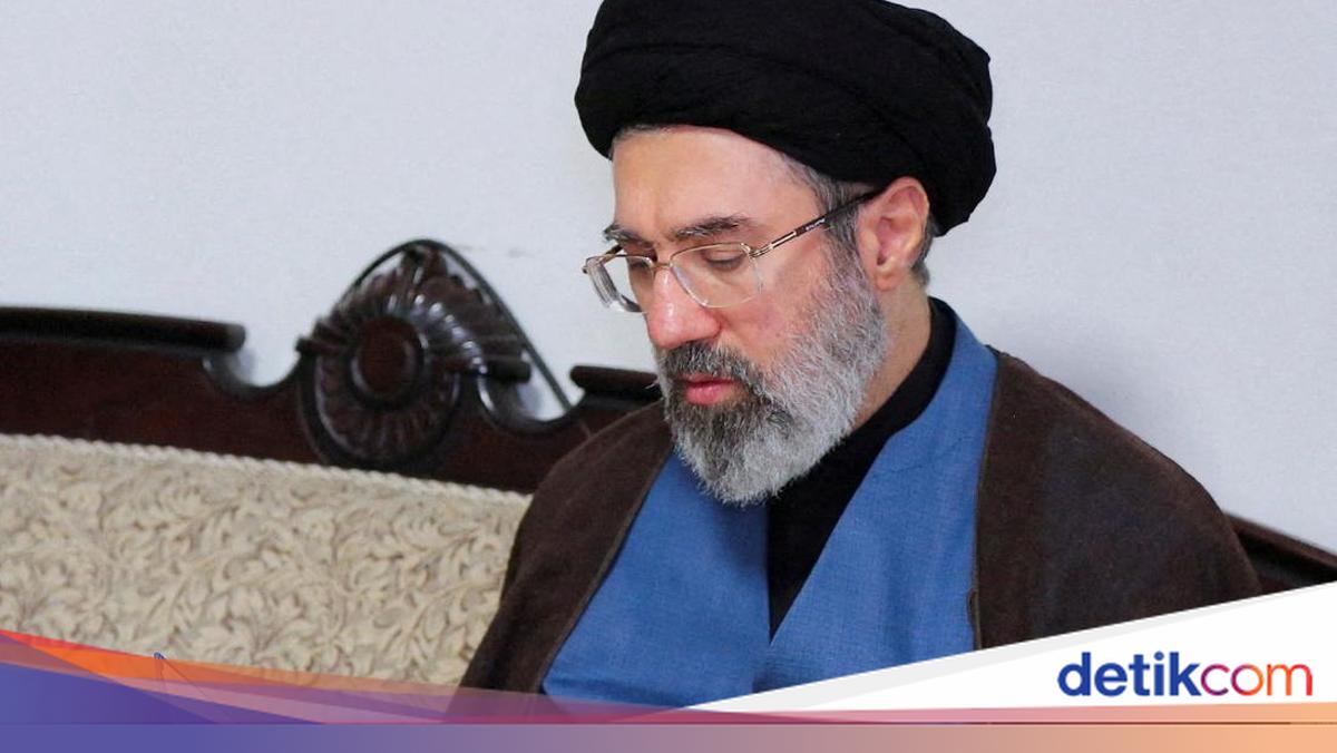 The Rocky Road of Mojtaba Khamenei