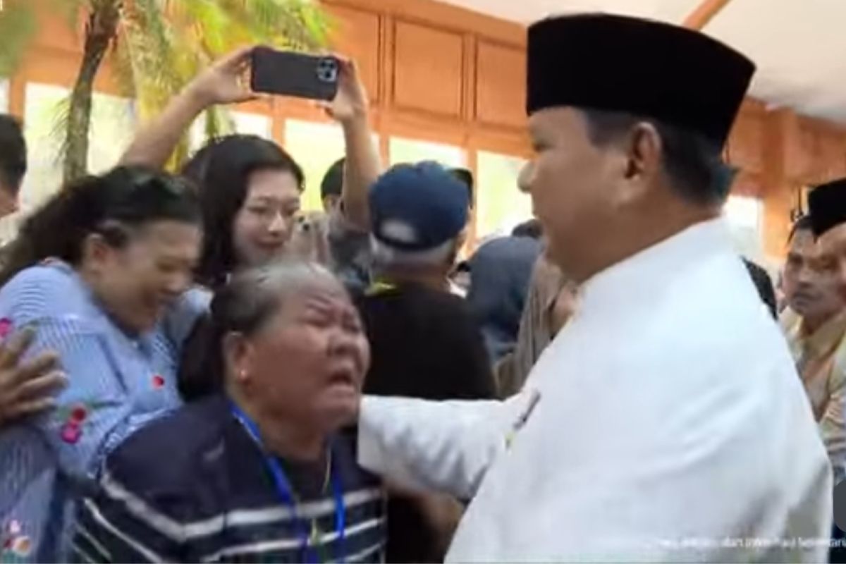 President Prabowo greets thousands at Eid al-Fitr open house gathering