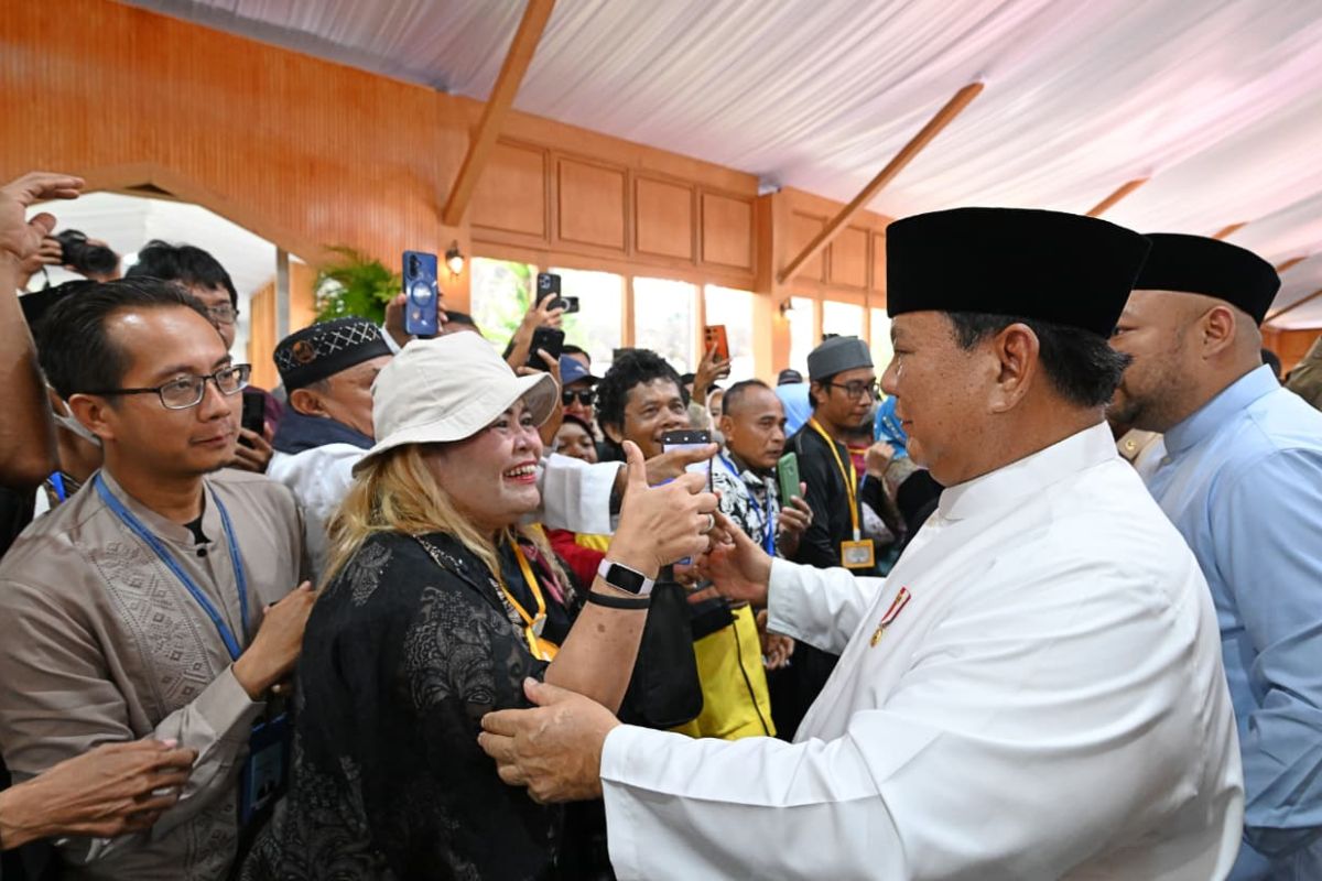 Open house event marks first time citizens enter the State Palace