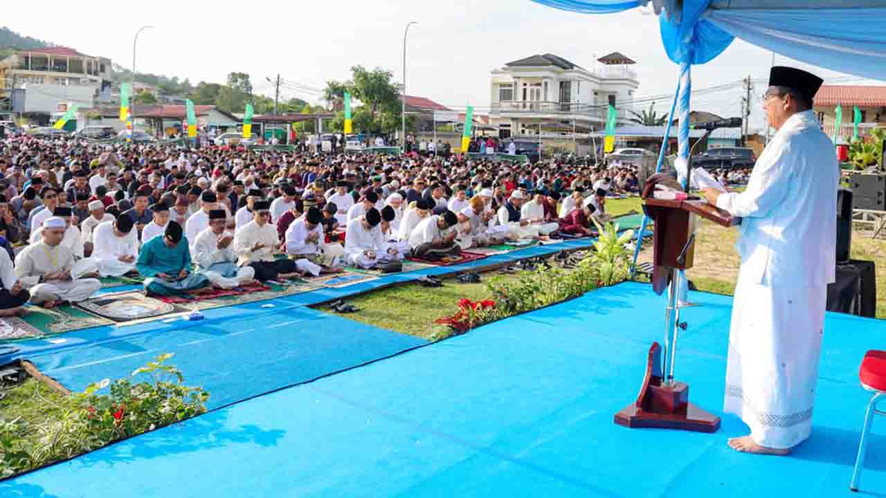 Idul Fitri Sermon 1447 H in Batam: Governor Ansar: Brotherhood is the Key to Life
