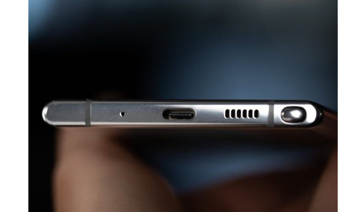 Behind the Disappearance of the 3.5 mm Jack: The Smartphone Industry's Grand Strategy