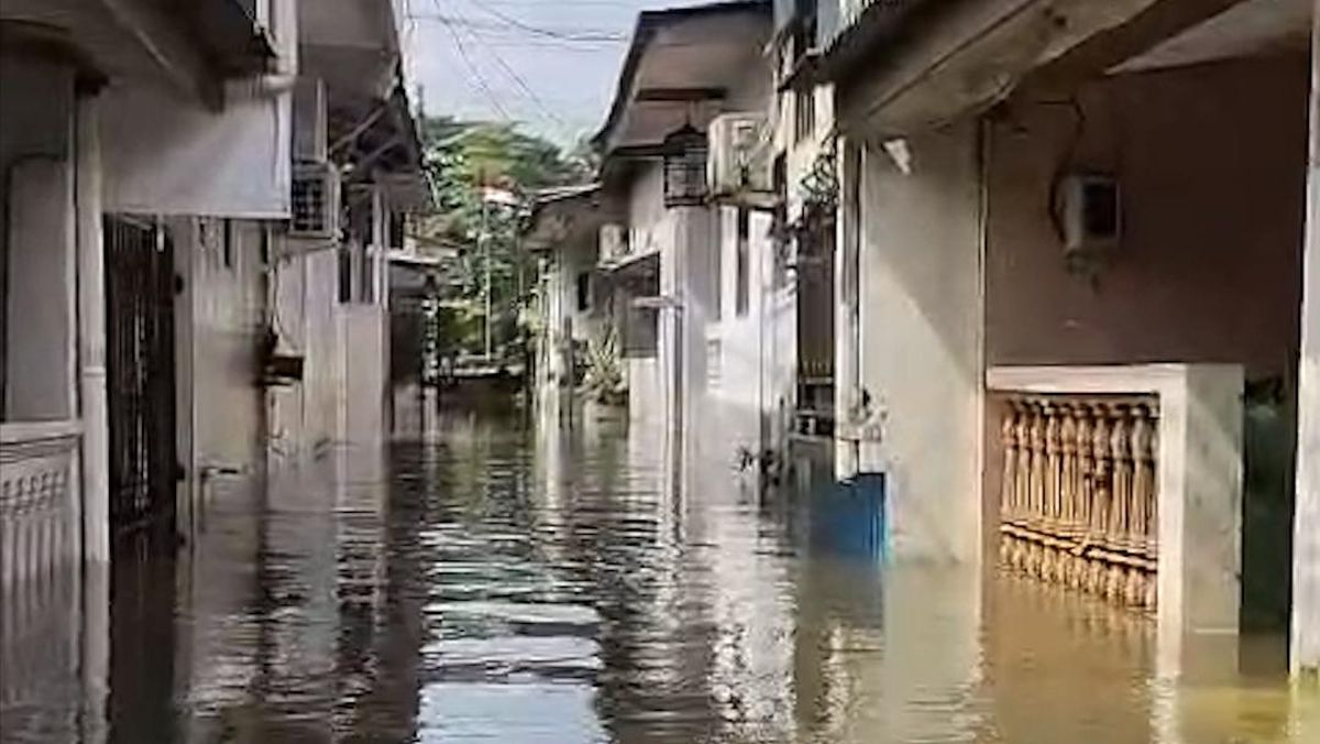 Testimony from Ciracas Residents in East Jakarta Flooded During Eid