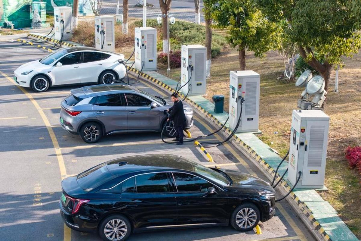 China's EV Charging Infrastructure Surpasses 21 Million Units