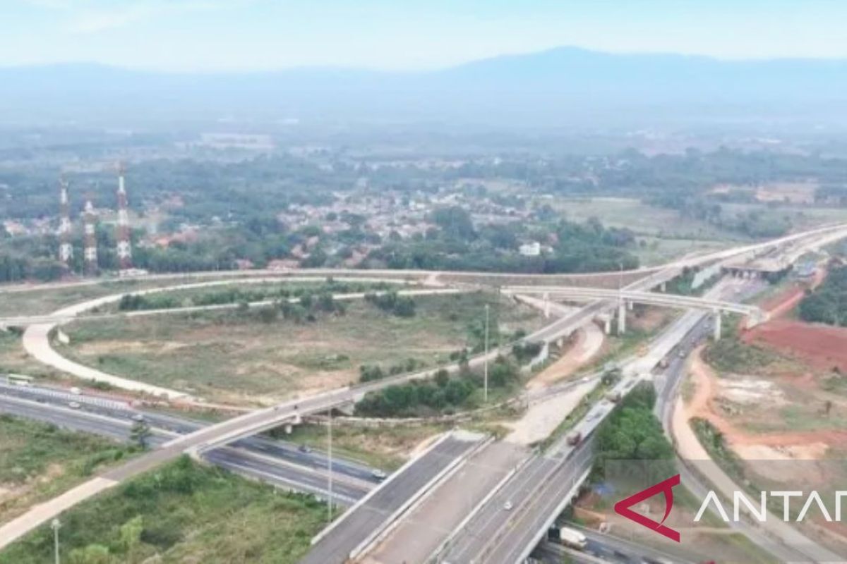 Officers Open Sadang Access to Operationalise Japek II South Toll Road