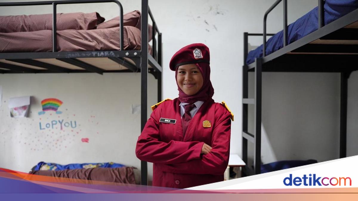 Student from People's School Returns Home for Eid, Naila Finally Has a New Decent Home