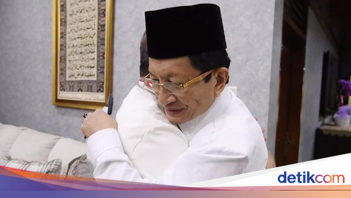Warm Embrace Between Jakarta Archbishop and Religious Affairs Minister During Lebaran Moment