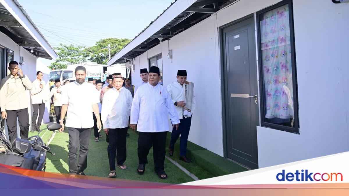 When Prabowo and the Minister of Public Works Inspect Temporary Housing in Aceh Tamiang