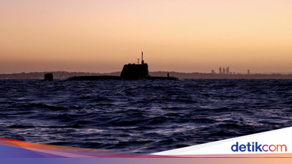 Middle East Tensions Escalate as British Nuclear Submarine Arrives in Arabian Sea
