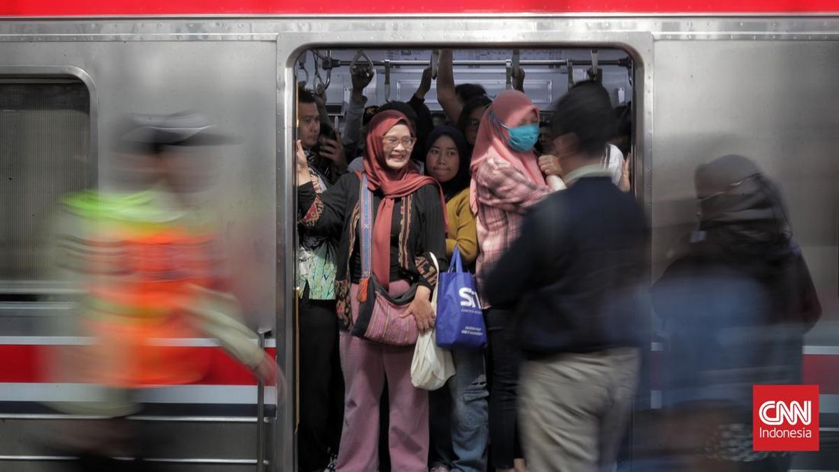 231,000 People Use KRL, Manggarai Transit Station the Busiest