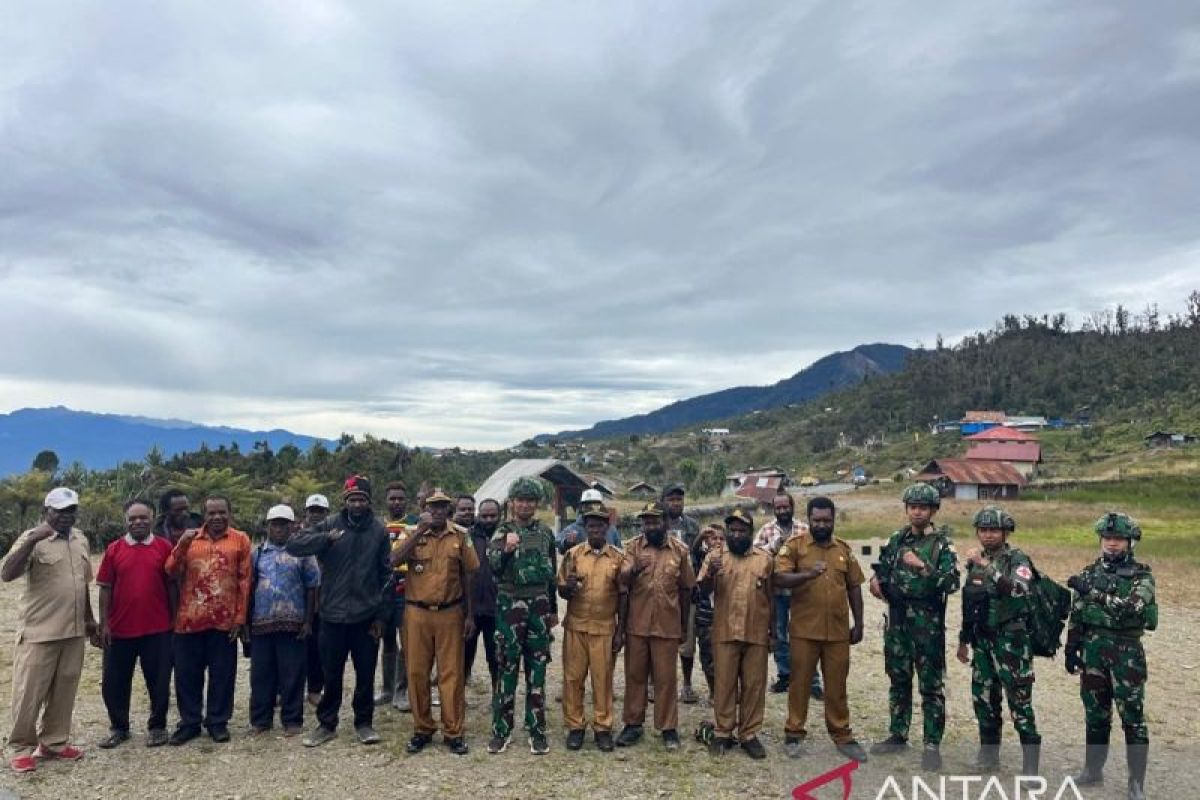 Yonif 136/TS Task Force Strengthens Coordination with Local Government for Security Stability