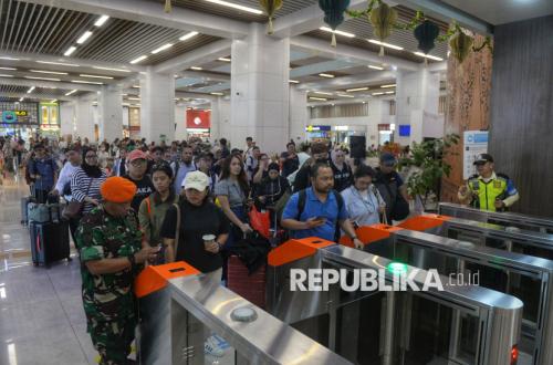 Public Transport Passengers on Eid al-Fitr Day Reach 873,000 People