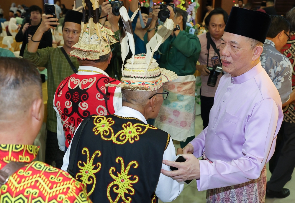 Malaysia Assures Stable Energy Supply Amid Middle East Tensions