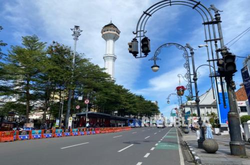 H+1 Eid: 640 Personnel on Standby, Tourists Appreciate Bandung City's Cleanliness