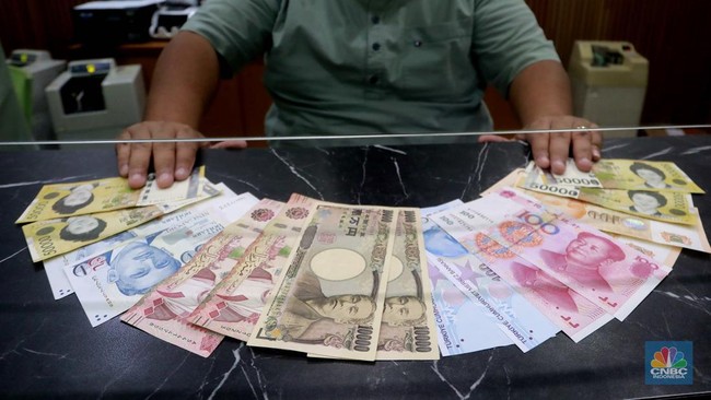 Yen-Yuan Fall: Rupiah Crashes Overseas, Dollar Breaches Rp 17,000