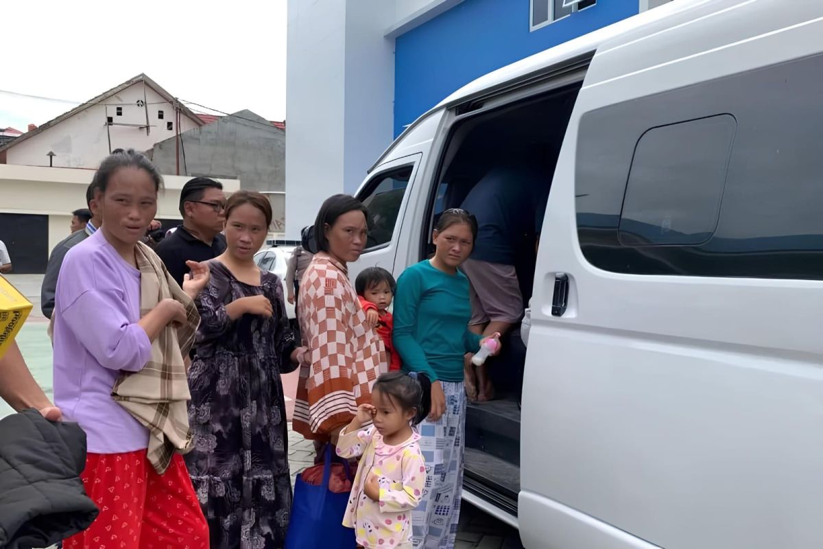 Palu Immigration Office Transfers Filipino Detainee to Manado Detention House