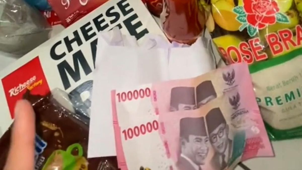 Netizens' Moments Unboxing Gifts from Prabowo's Open House