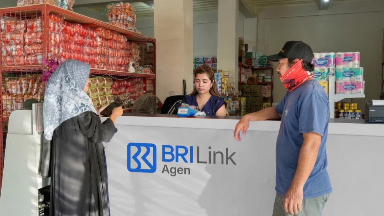 BRILink Agent Rieche Endah Eases Transactions for Residents and Creates Jobs in Sumbawa
