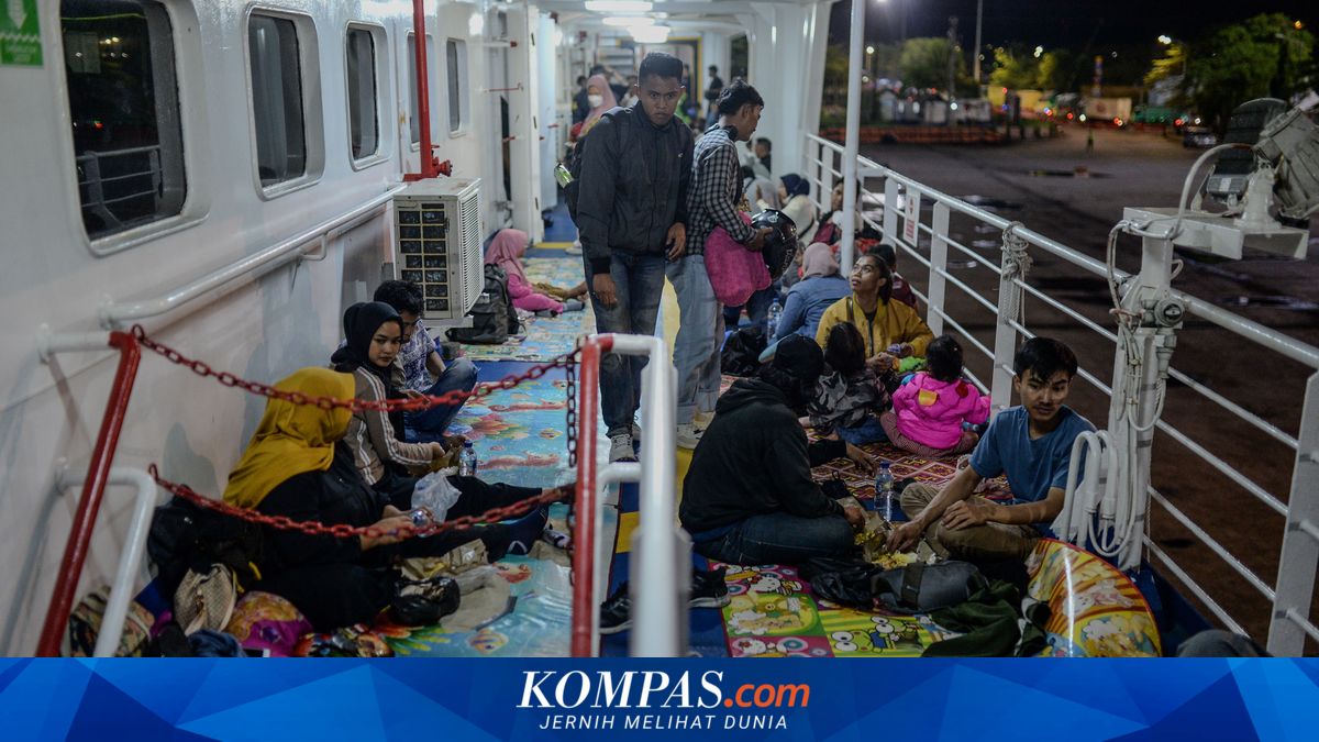 Reflecting on Eid and Minimalist Homecoming