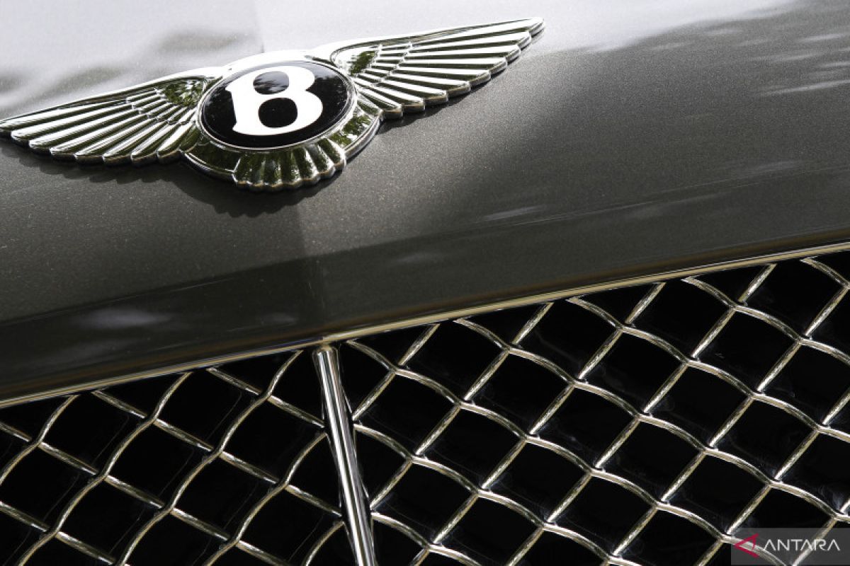 Bentley shifts focus to hybrid vehicles