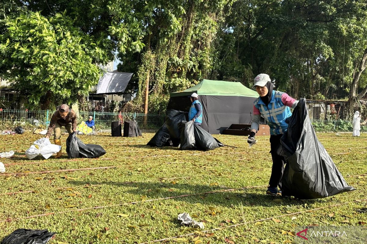 Bandung City Government Deploys 2,266 Sanitation Workers During Eid Holiday
