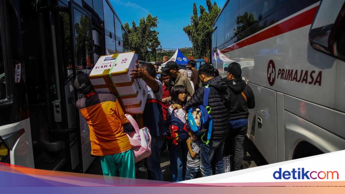 10 Million People Travel Home Using Public Transport Up to Eid al-Fitr 2026