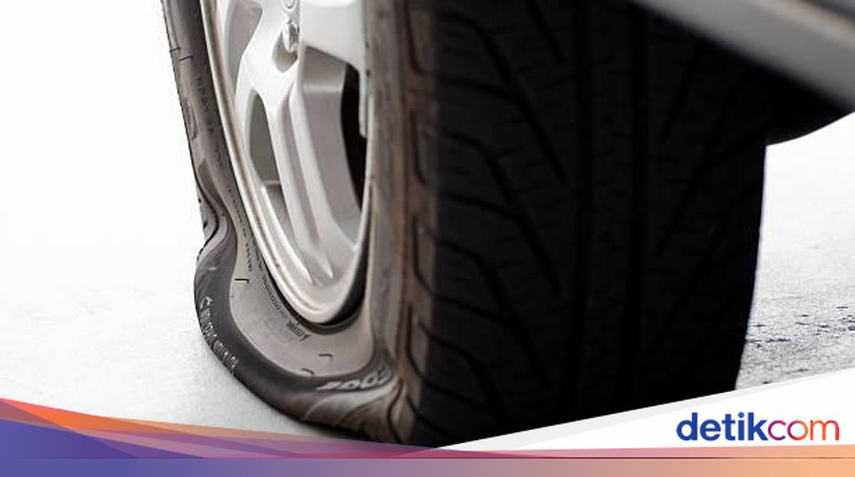 Car Tyres Deflated at Monas Due to Illegal Parking, Here's What DKI Transportation Agency Says