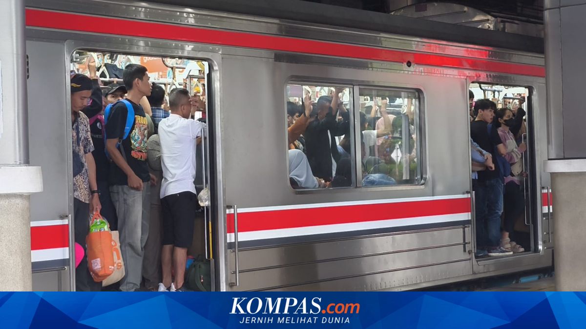 Passengers Highlight KRL Ticketing System, Deemed Not Yet Family-Friendly for Travel