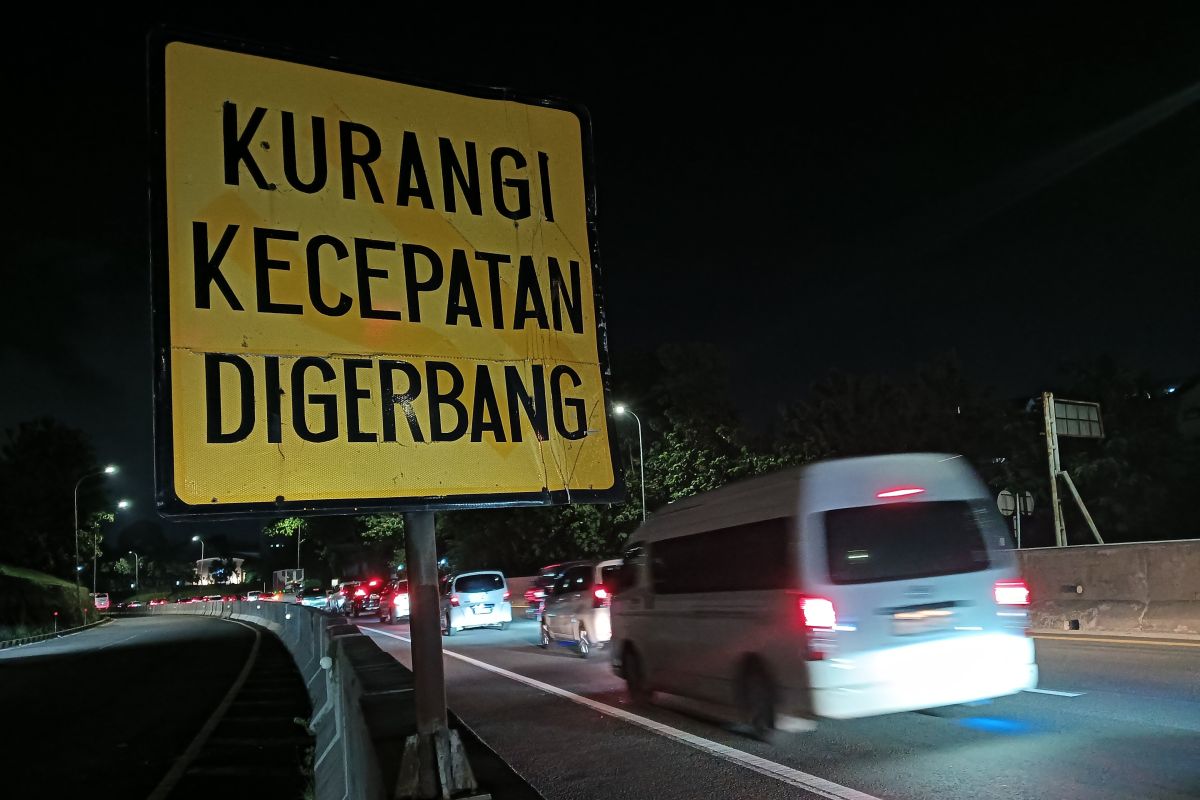 Return Traffic on Banyumanik Semarang Toll Road Reaches 2,000 Vehicles per Hour