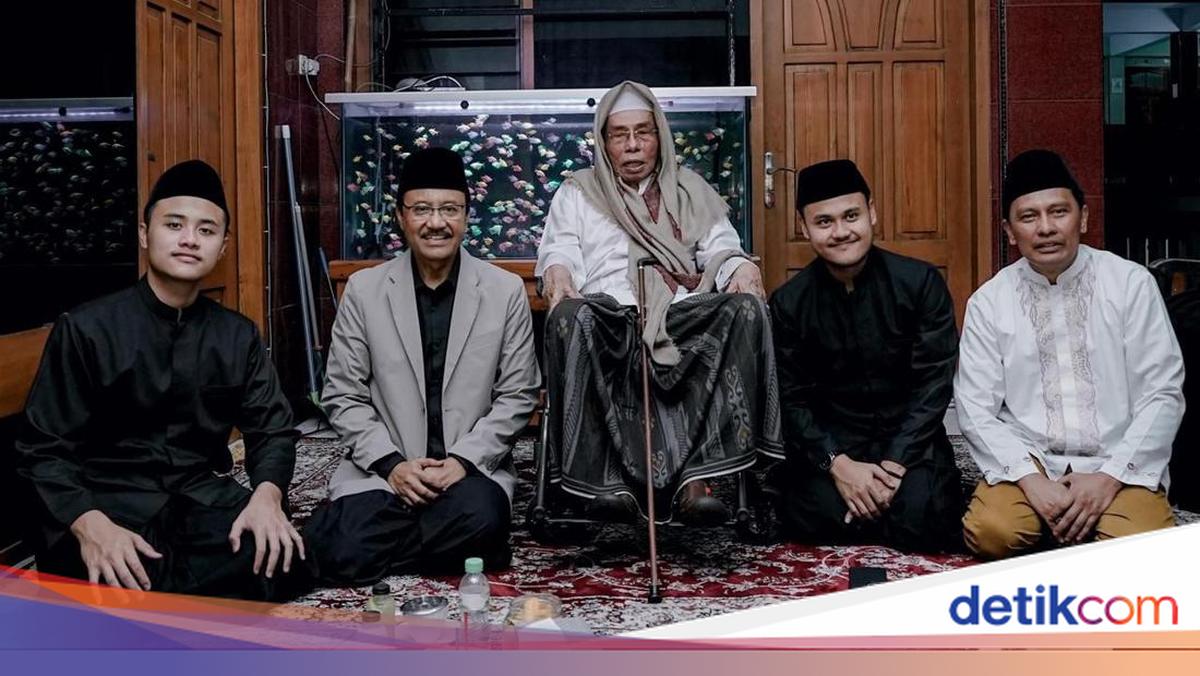 Visiting Kiai Scholars, Gus Ipul: Eid al-Fitr Becomes a Moment for Maintaining Ties and Blessings