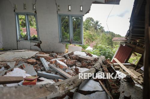 Weaving Back a Life Torn Apart by Flash Floods