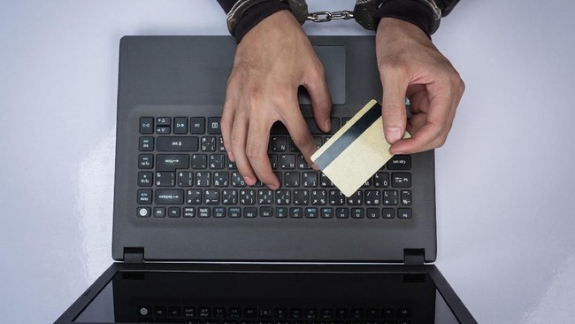 Working Hard, Yet Indonesians Lose Rp9.1 Trillion to Online Scams