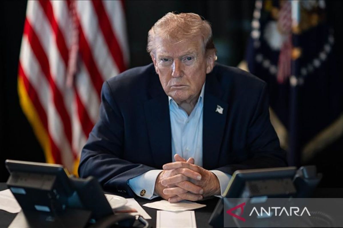 Trump signals regime change in Iran, claims of dialogue denied