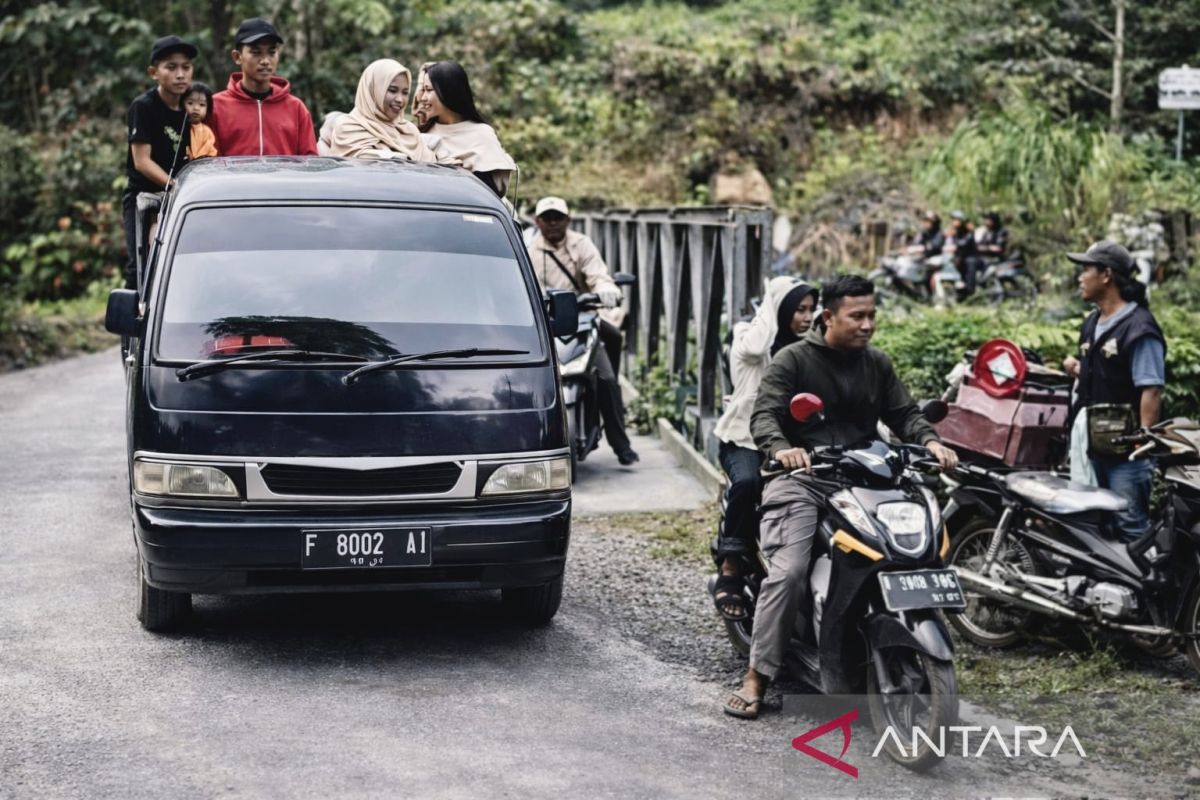 Nirmala Road and New Hopes at the Foot of Mount Halimun Salak