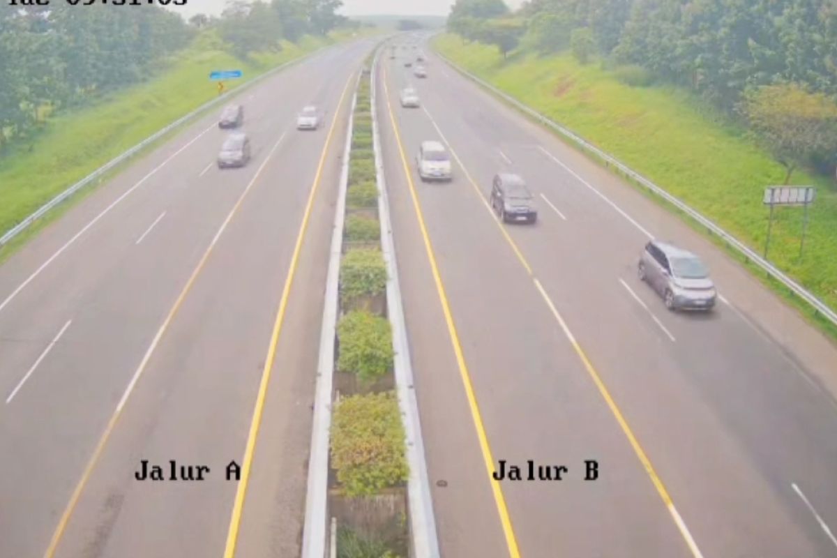 Return traffic on Cipali Toll Road to Jakarta surges on Tuesday morning