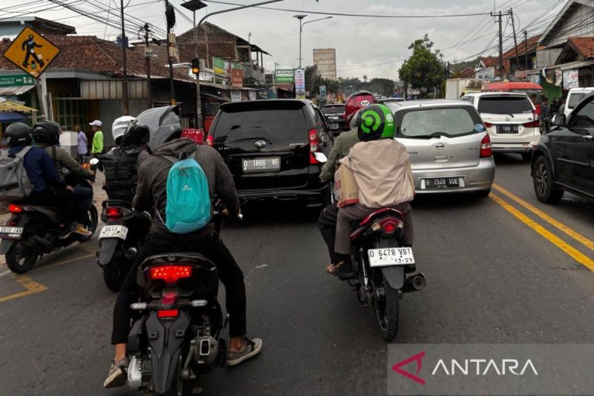 Bandung Transportation Agency Predicts Return Traffic Peak on Nagreg Route Today