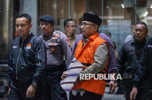 Gus Yaqut Returns to KPK, Grateful to Celebrate Eid at Home