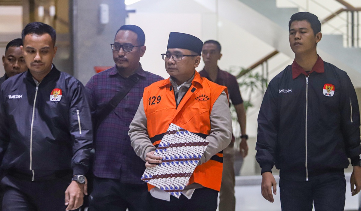 Celebrating Eid at Home, Gus Yaqut: Alhamdulillah, I Could Pay Respects to My Mother