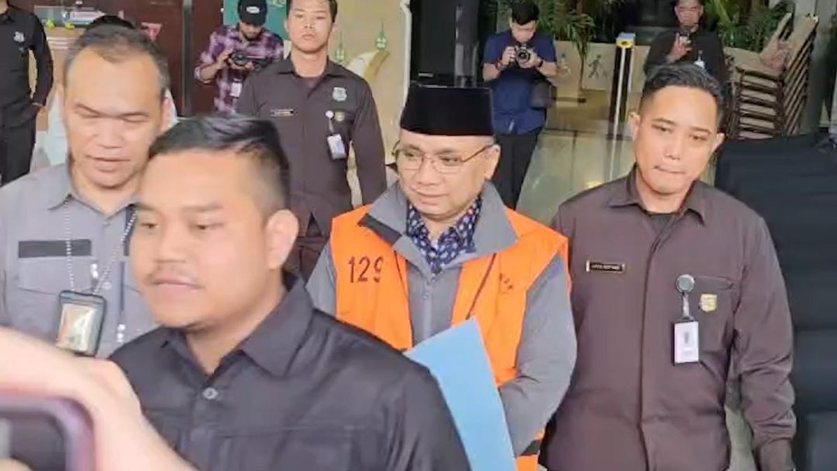 Under House Arrest During Eid, Yaqut Grateful to Perform Sungkem