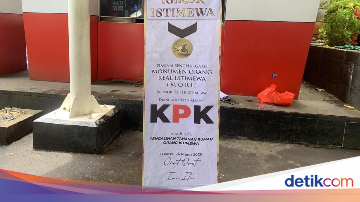 MAKI Sends Satirical Award to KPK Over Changing Yaqut's Status to House Arrest