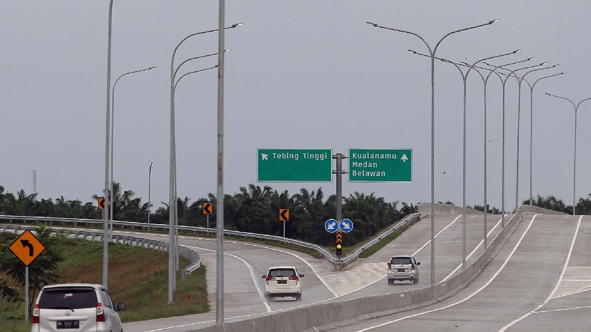 208,000 Vehicles Crowd Kualanamu Toll Road up to H+1 of Eid