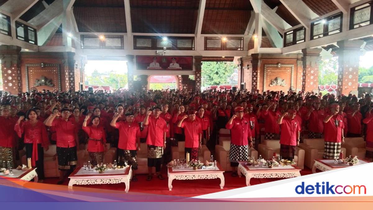Koster Inaugurates 5,058 PDIP Officials in Tabanan