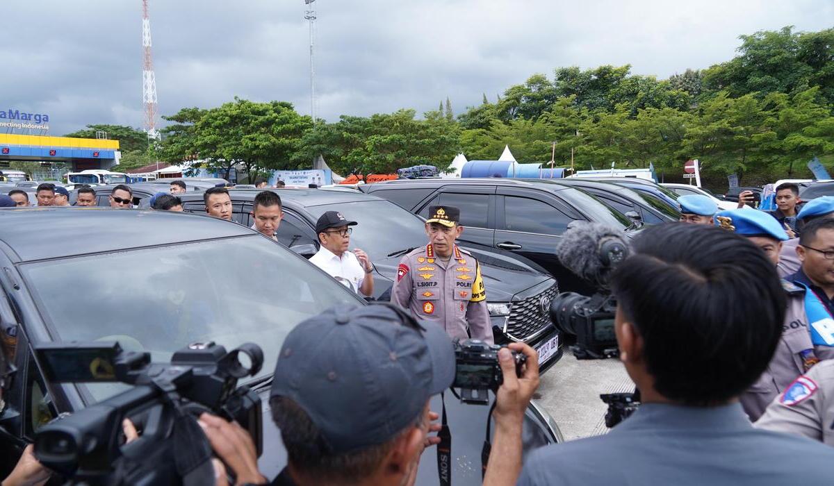 Peak Lebaran Return Traffic 2026: National Police Chief Launches National One-Way Scheme at Kalikangkung Toll Gate
