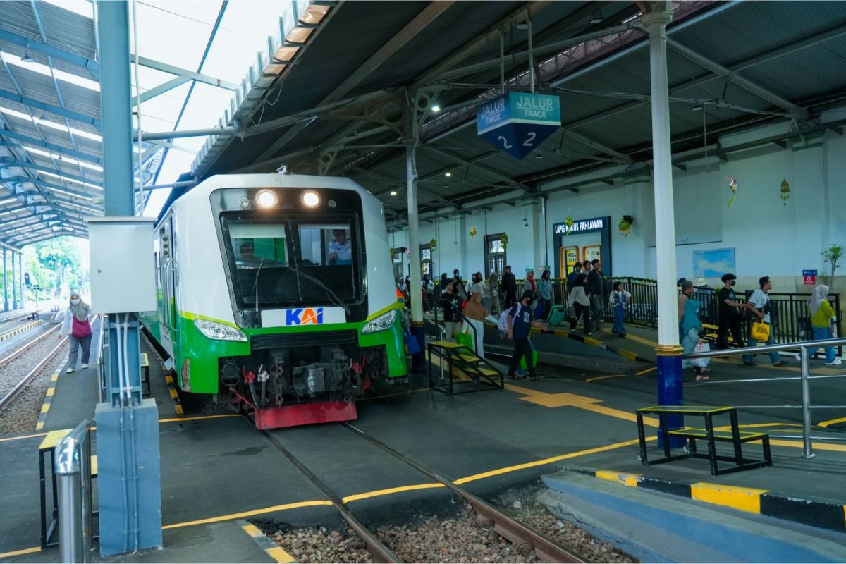 Commuter Line Region 8 Records 652,692 Passengers During Eid