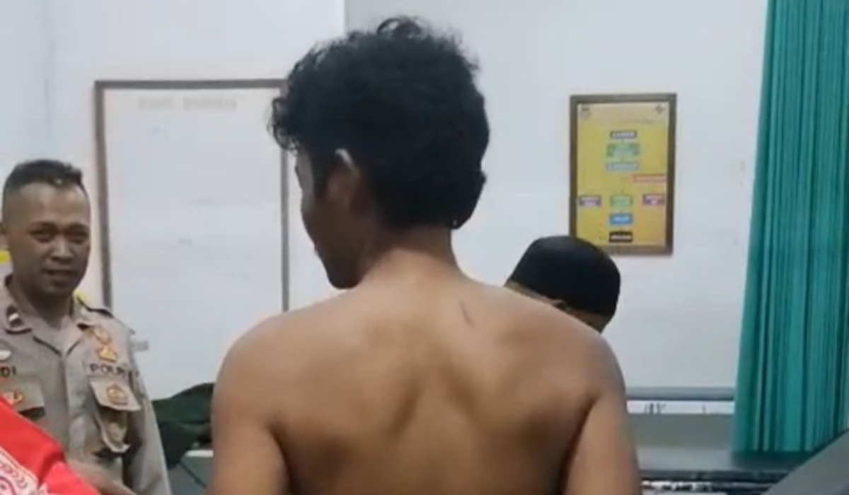 Police Secure Mentally Ill Man Who Threw Stones at Holidaymakers on Bandung-Tasikmalaya Route