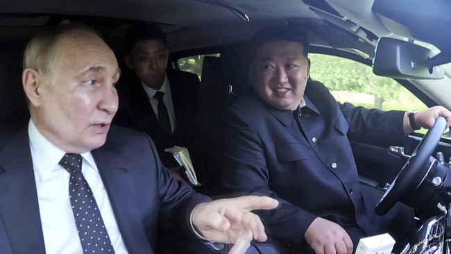 Kim Jong Un and Putin Grow Closer, North Korea Pledges Support to Russia