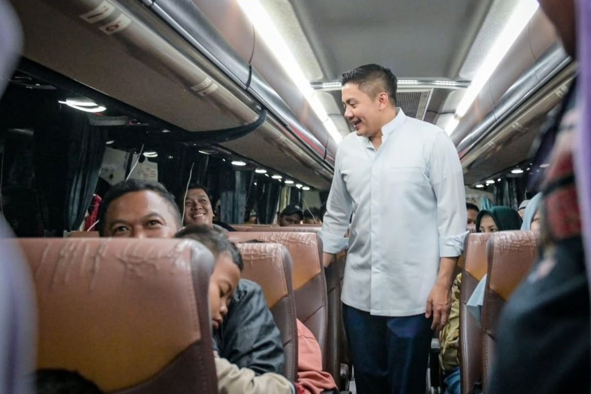 Cabinet Secretary and Transport Minister inspect peak return flow at Pulo Gebang Terminal