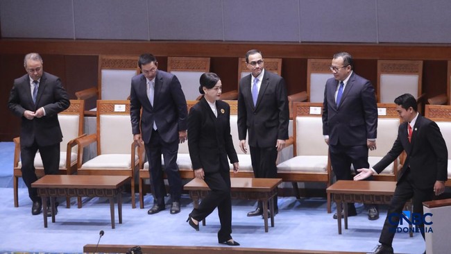 OJK Board of Commissioners to Take Oath of Office This Afternoon