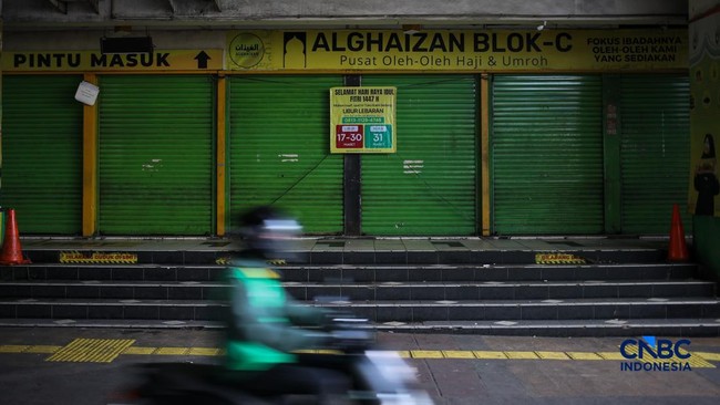 Unusual Atmosphere at Tanah Abang Market: Quiet and Empty - Stalls Closed, When Will They Reopen?