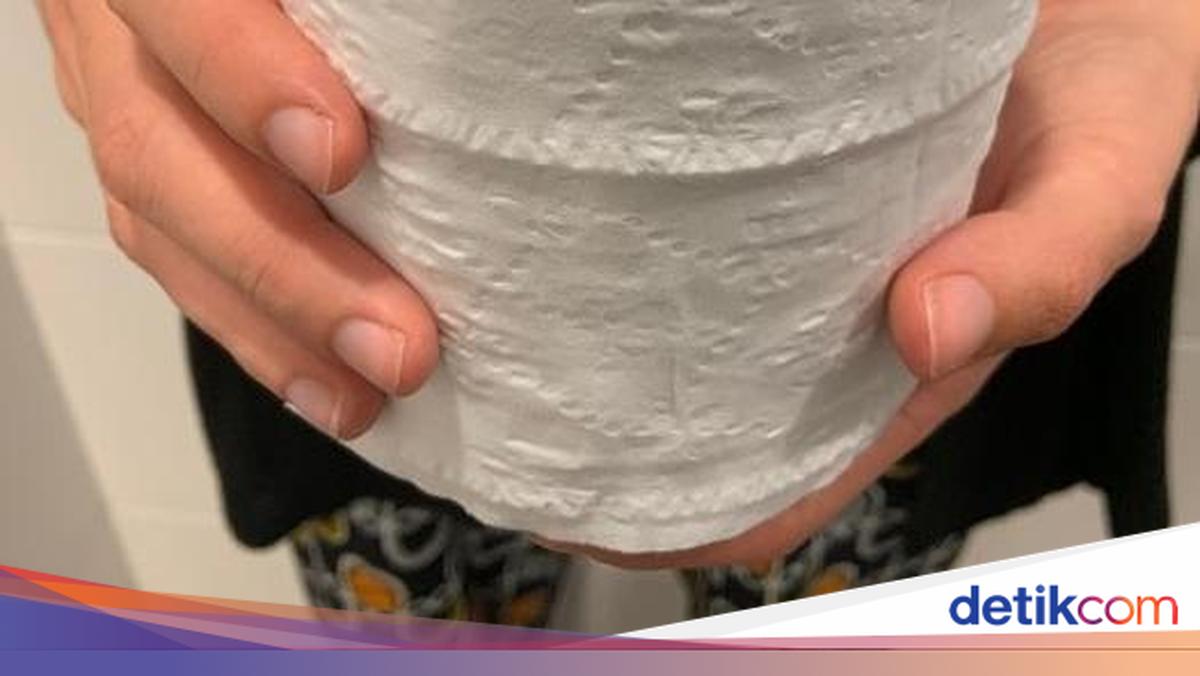 World Today: Japanese Citizens Warned Not to Panic Buy Toilet Paper