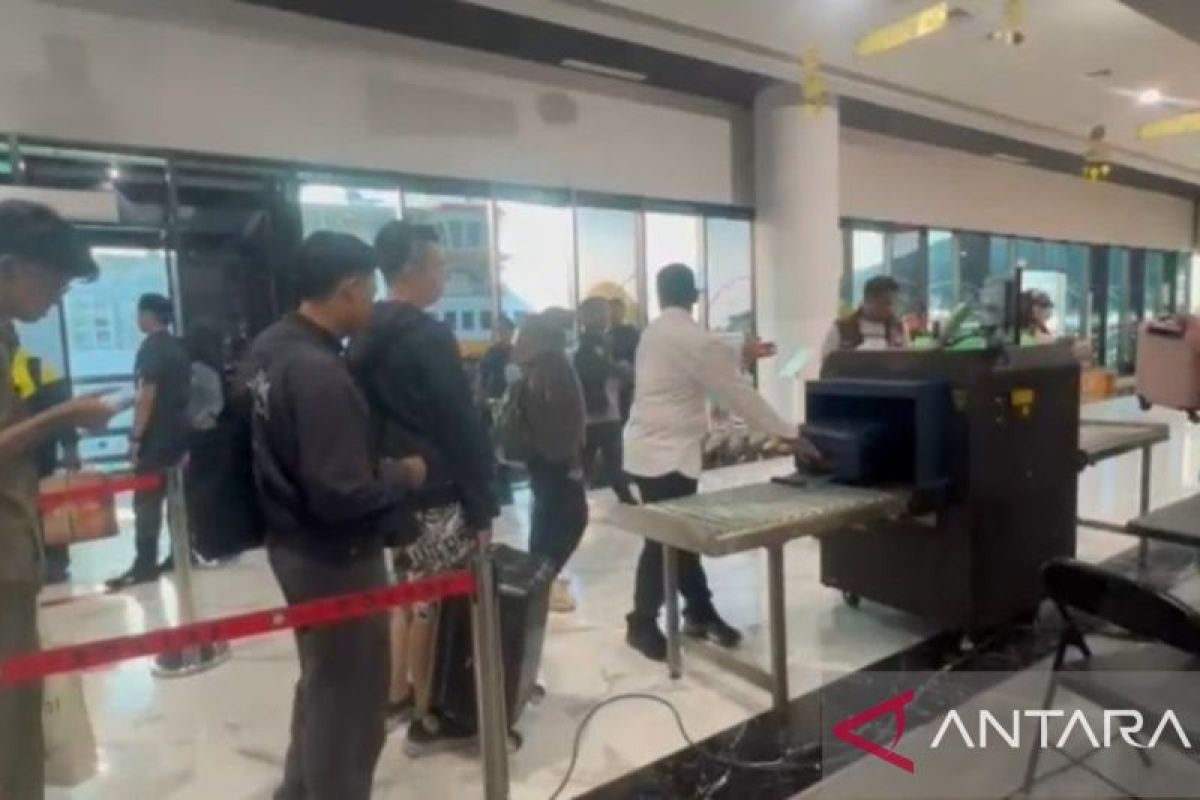 Police Foil Smuggling of 67 kg of Methamphetamine at Merak Port